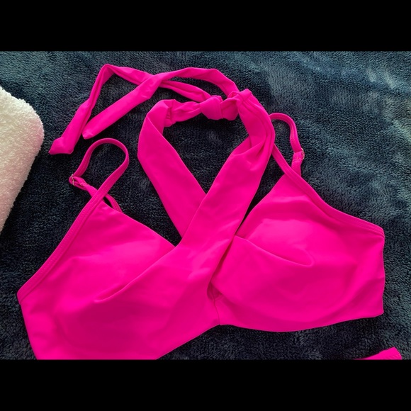 ⬇️PRICE DROP ⬇️ Hot Pink Cross Over Bra Top High Waisted Bikini Bottom-Size S - Picture 4 of 11